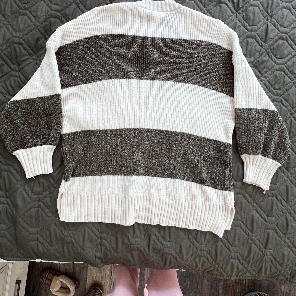 Sweater - Picture 2 of 2